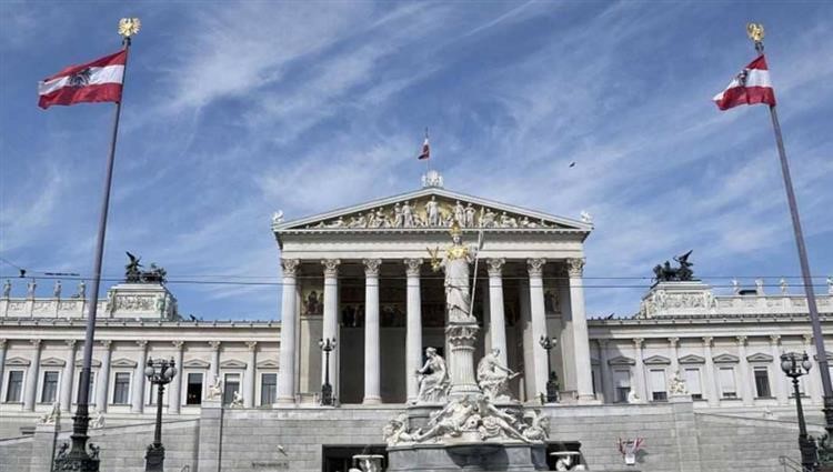البرلمان النمساوي يصوت اليوم على إلزامية التطعيم ضد فيروس كورونا