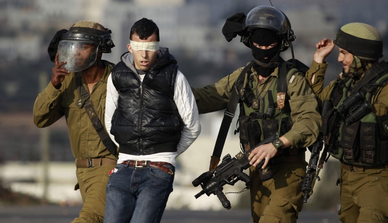جنود الاحتلال الإسرائيلي يعتقلون  فلسطينيًا في الضفة الغربية المحتلة