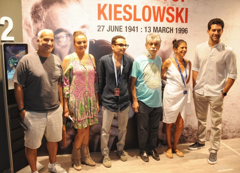 بشرى وأحمد مجدي وأمير رمسيس يفتتحون معرض كريستوف كيشلوفسكي بالجونة | فيديو وصور 