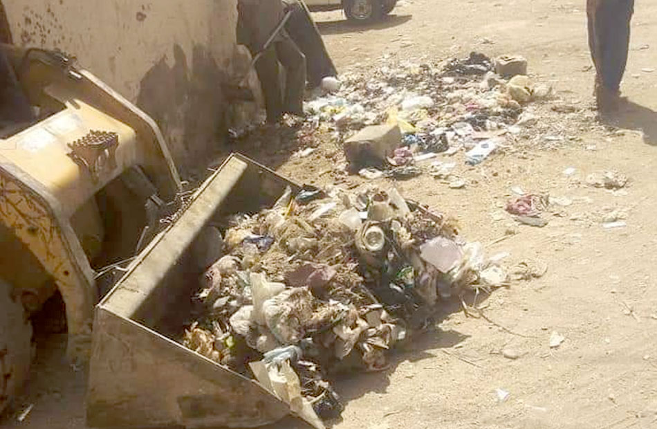 إزالة  طن تراكمات مخلفات وقمامة في قرى المحلة الكبرى