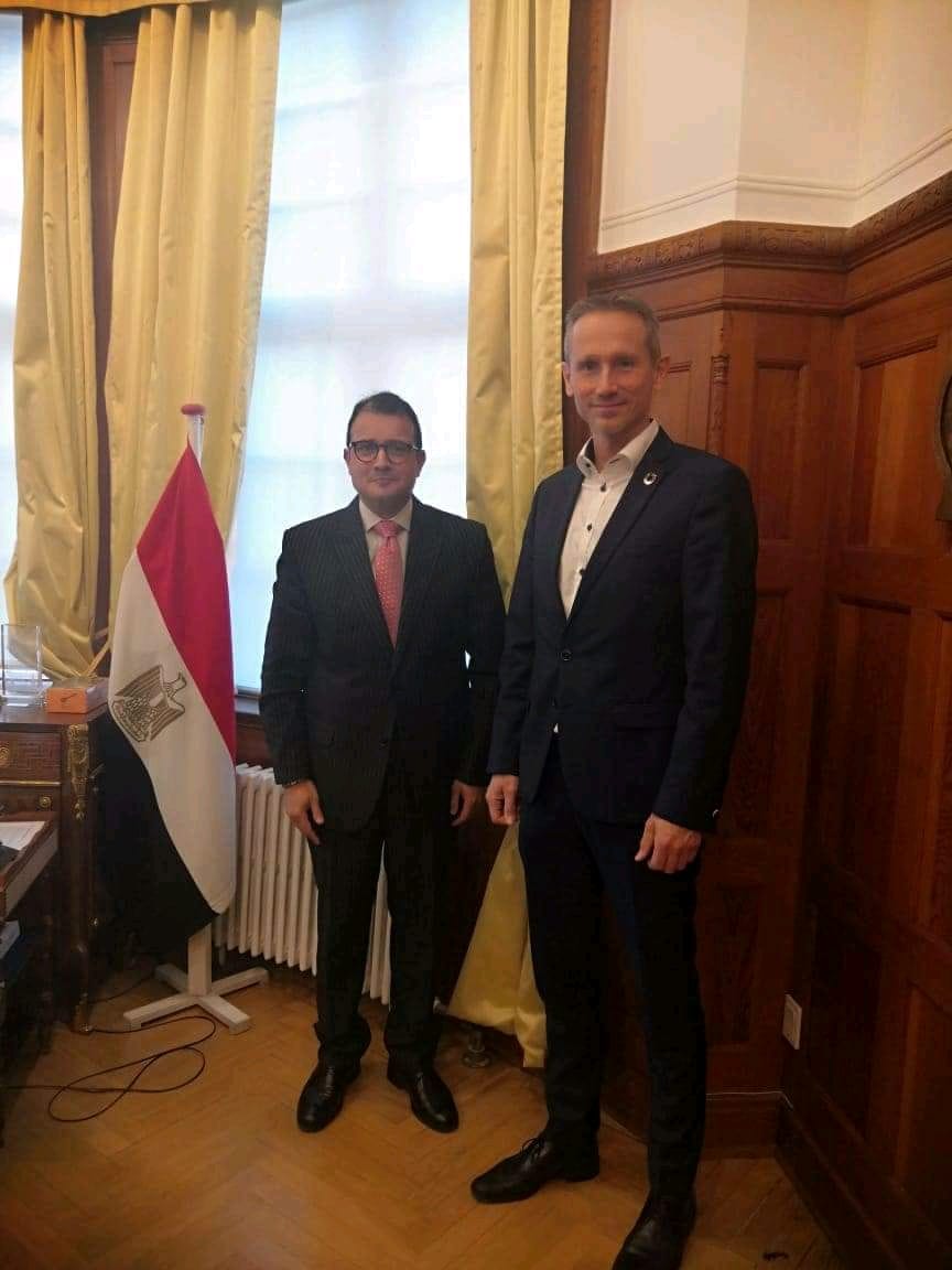 سفير مصر بكوبنهاجن خلال لقائه المبعوث الدانماركي 