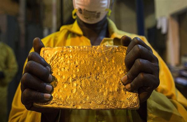 غانا تعيد النظر في ضريبة تتسبب في زيادة تهريب الذهب - بوابة الأهرام