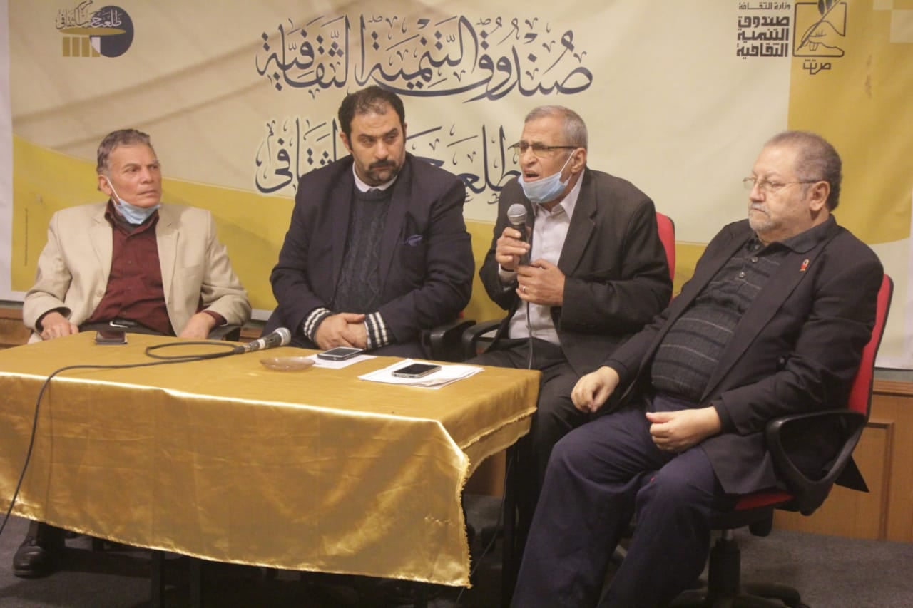 رئيس صندوق التنمية الثقافية يفتتح معرض  إشراقات مصرية  بمركز طلعت حرب