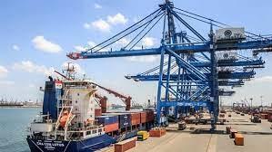   تصدير  حاوية مكافئة من ميناء دمياط
