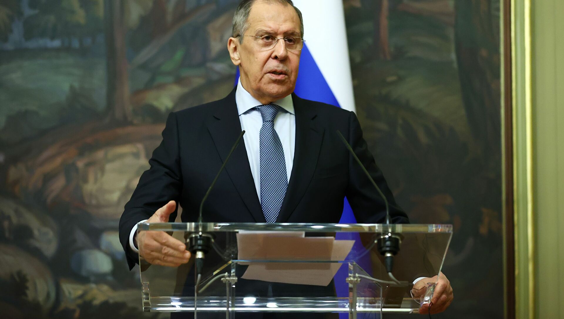 وزير الخارجية الروسي نرفض مطالب الغرب بإعادة قواتنا إلى الثكنات
