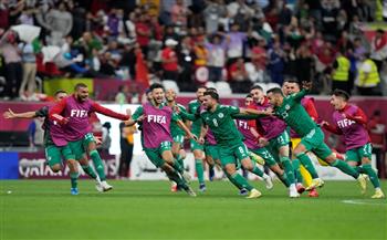   فرحة-عارمة-للاعبي-الجزائر-بعد-هدف-أمير-سعيود-في-شباك-تونس-بنهائي-كأس-العرب-|-صور