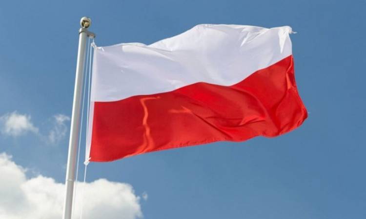 وزير الصحة البولندي يتوقع فرض قيود جديدة عند ارتفاع إصابات  كورونا 