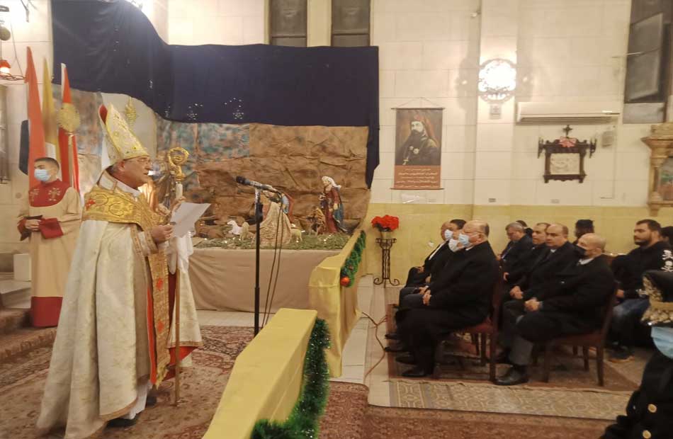 محافظ القاهرة ونائبه يشهدان احتفال الكاثوليك بعيد الميلاد