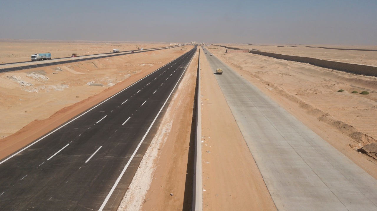 طريق الصعيد الصحراوي الغربي  