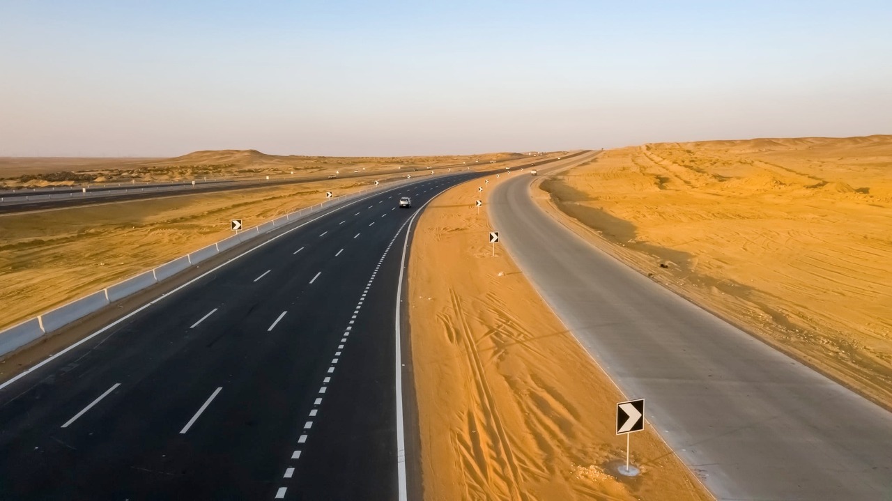 طريق الصعيد الصحراوي الغربي  