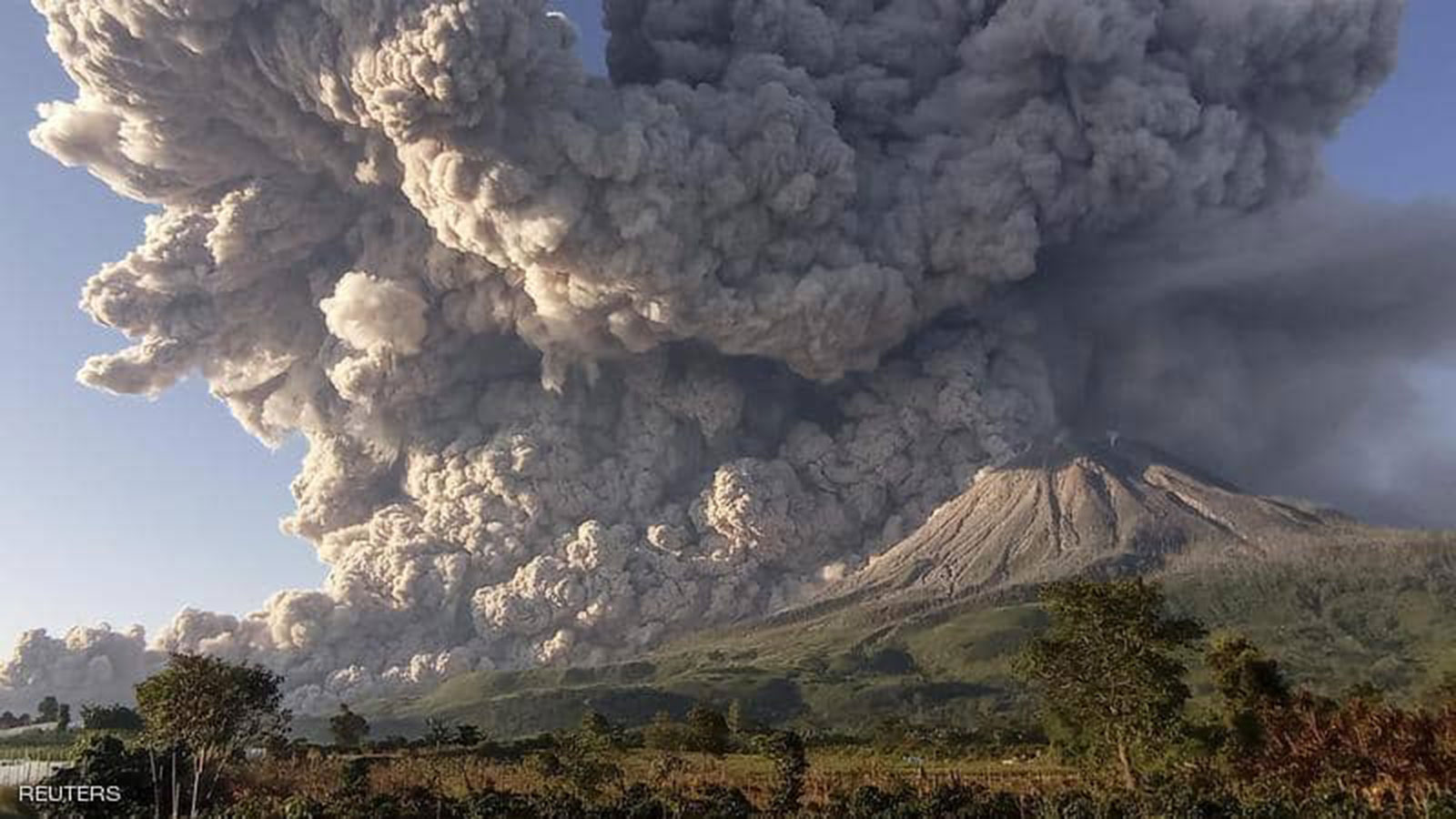  قتيلا على الأقل جراء ثوران بركان في إندونيسيا 