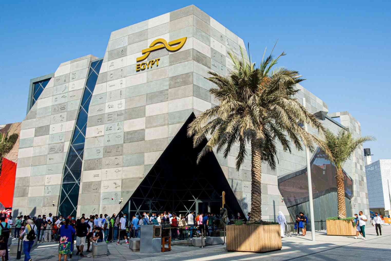  المفوض التجاري بالقنصلية المصرية في دبي  اهتمام عالمي بالآثار المصرية في معرض إكسبو  