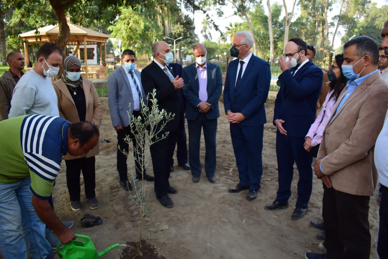  وزير الري يشهد زراعة ١٠٠٠ شجرة مثمرة بالقناطر الخيرية