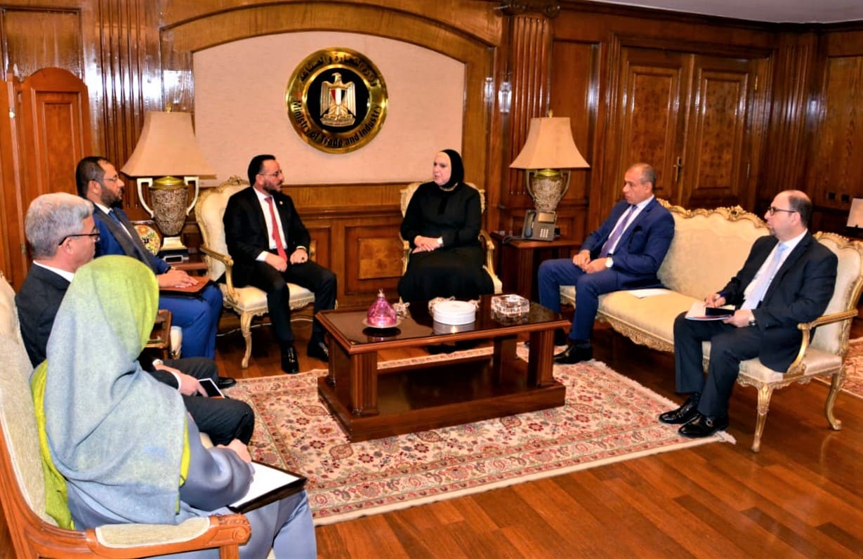 وزير الصناعة الليبي حريصون على الشراكة مع القطاع الخاص المصري 