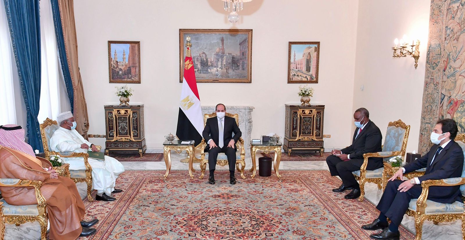 الرئيس السيسي يستقبل أمين منظمة التعاون الإسلامي ويبلغه بدعم مصر الكامل في مهمته 