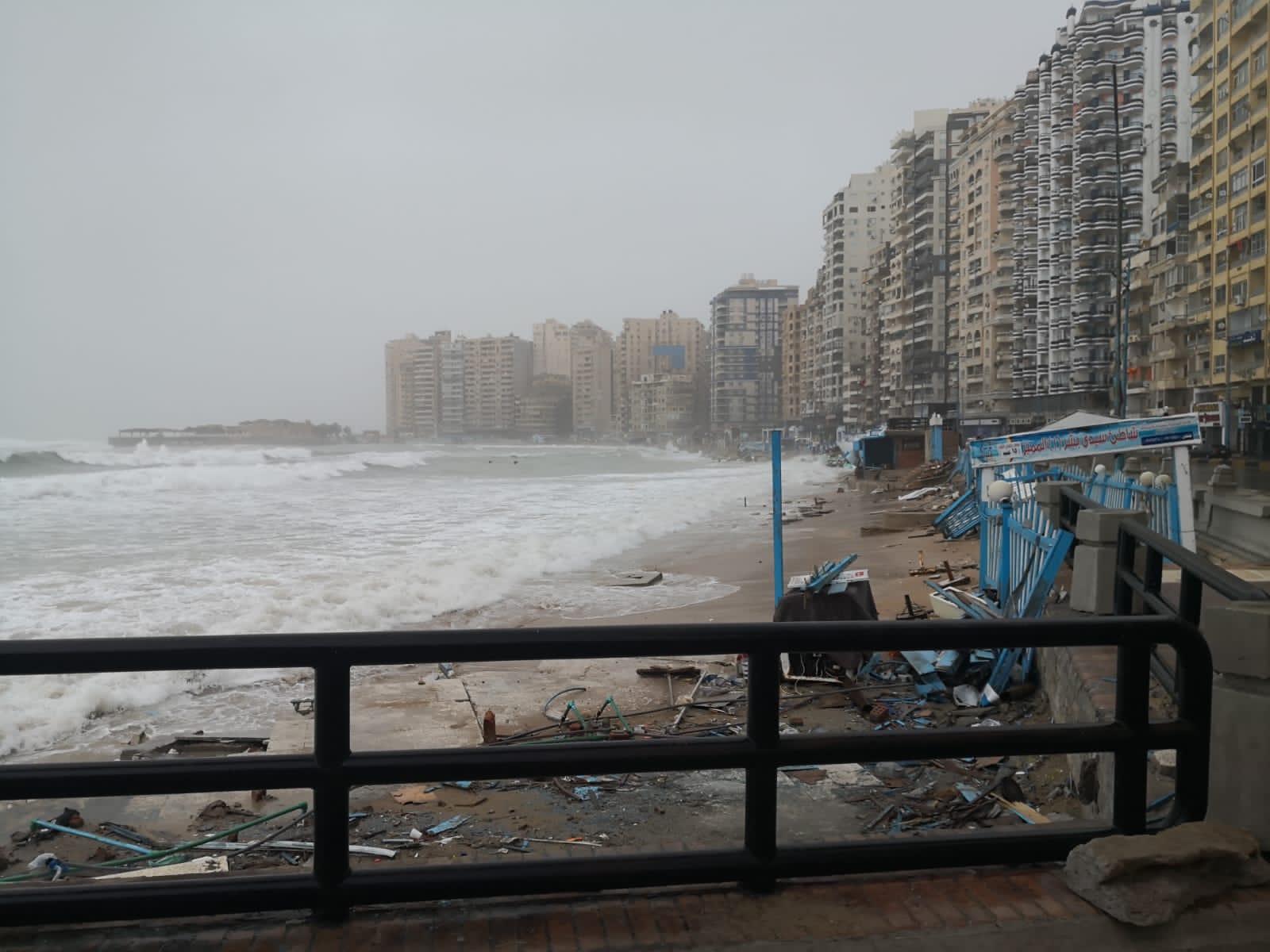 عواصف وصقيع يضربان الإسكندرية وسقوط أمطار متوسطة | فيديو وصور
