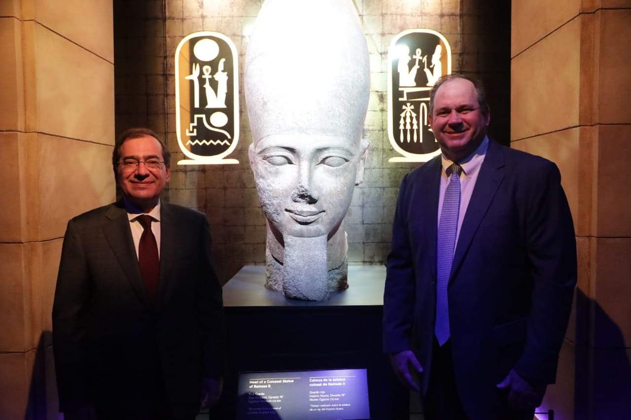 وزير البترول يزور الجناح المصري بمتحف العلوم الطبيعية بهيوستن الأمريكية