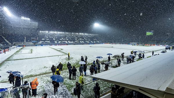 دوري أبطال أوروبا كثافة الثلوج تحول دون إقامة مباراة أتالانتا وفياريال
