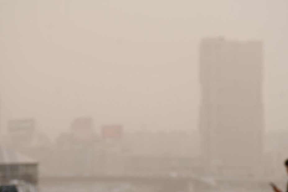 سحب الغبار تغطي سماء القاهرة نهارا