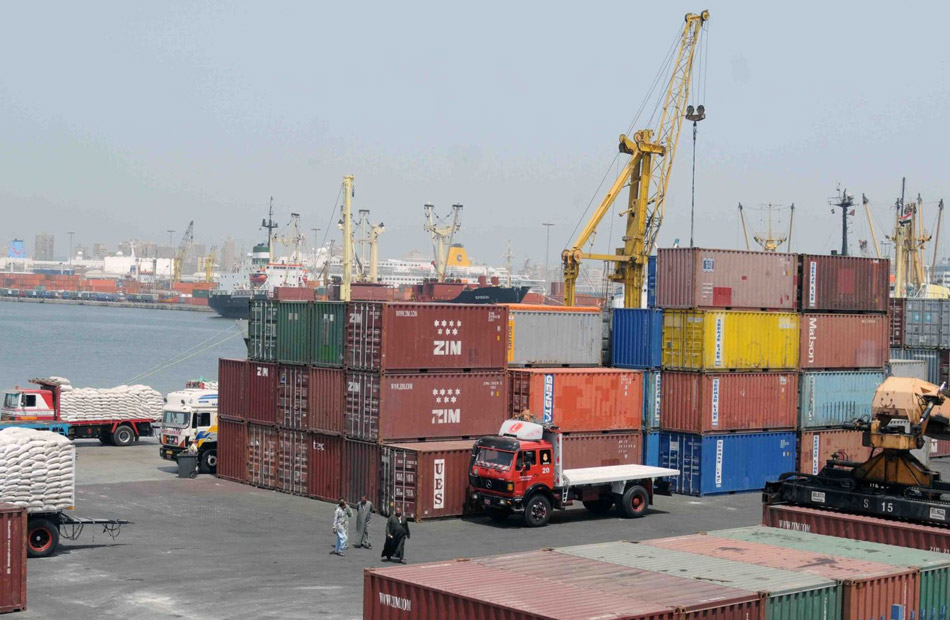 تداول  ألف طن بضائع إستراتيجية بميناء الإسكندرية