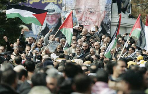 الانتخابات بوابة العبور لإنهاء الانقسام وتحقيق المصالحة بين الفصائل الفلسطينية