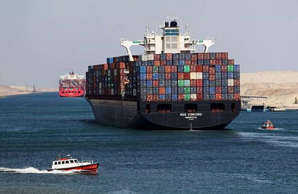 بحث مسارات تجارة جديدة تربط محوري قناة السويس وميناء جوادار بباكستان