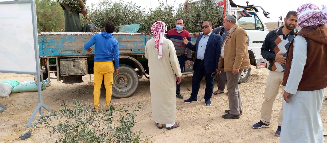 وزير الزراعة يكلف بتوفير الدعم الفني للمزارعين بالمناطق الصحراوية