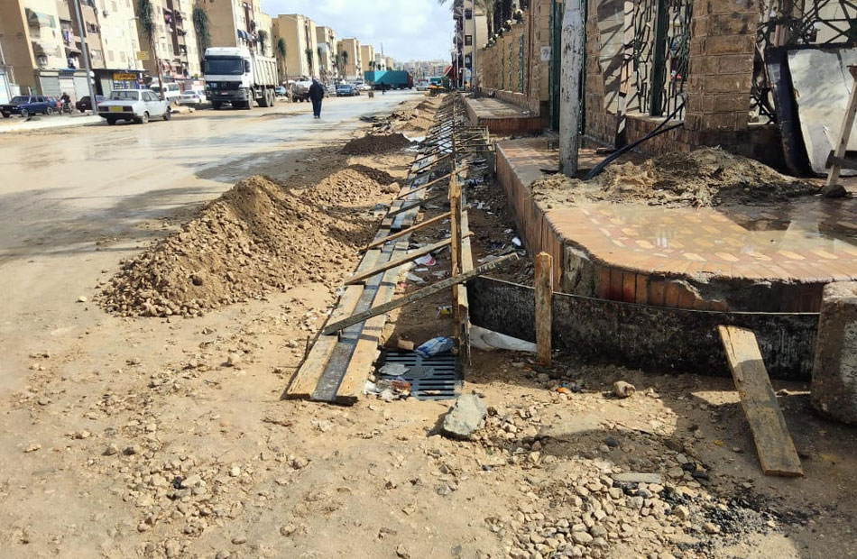 محافظ بورسعيد استكمال أعمال رصف وتطوير شارع عبد الرحمن شكرى ومنطقة ٥٨ عمارة بالضواحى |صور