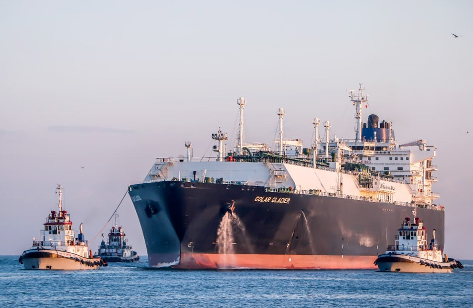 بعد توقف  سنوات ميناء دمياط يستقبل أول سفينة لتصدير الغاز المسال |صور