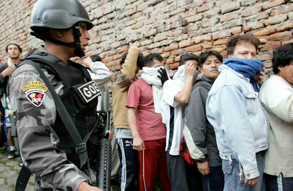مقتل  نزيلا في أحد سجون الإكوادور جراء أعمال شغب