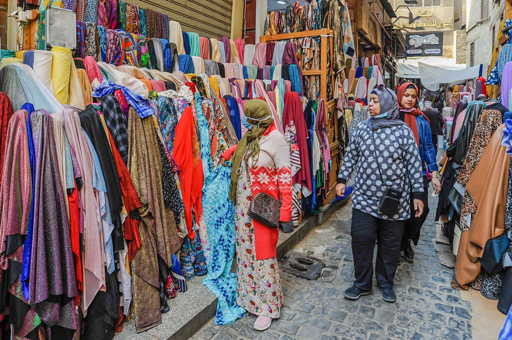 التربيعة» .. حلم البنات فى سوق القماش - بوابة الأهرام