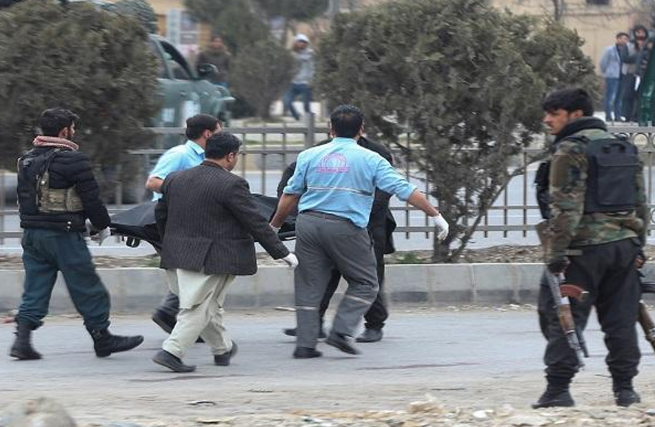 مقتل وإصابة  أشخاص في هجوم على منزل صحفي بغرب أفغانستان