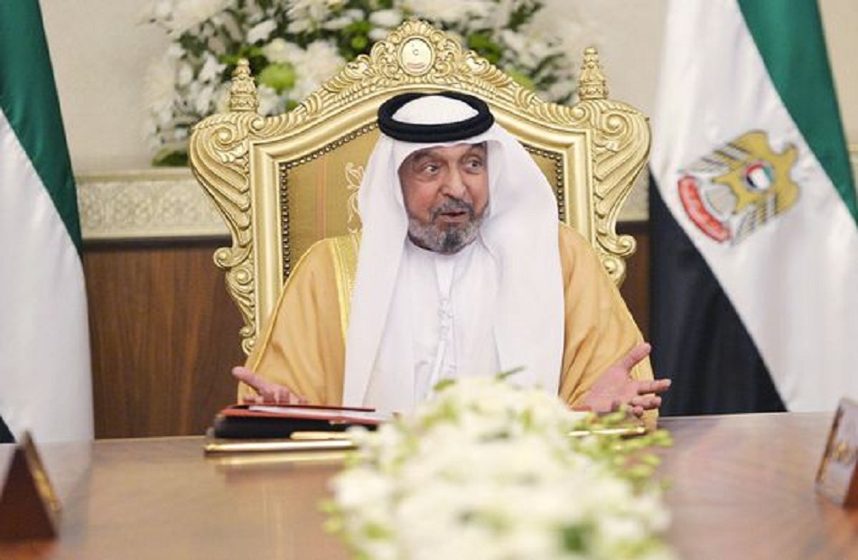 خليفة بن زايد يهنئ الشعب الإماراتي والأمة العربية بنجاح مسبار الأمل