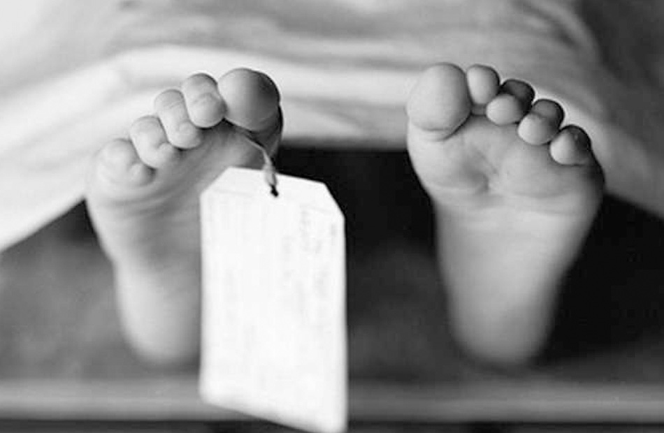 دفن جثة طفل سقط من الدور الثالث بعقار في البساتين 