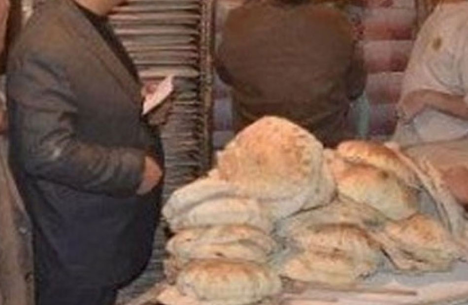 تحرير  مخالفة لمخابز تلاعبت في مواصفات الخبز في كوم حمادة بالبحيرة 