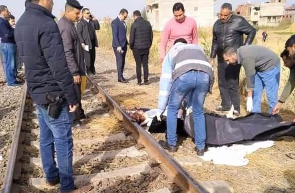 مربوطا بجنزير حول رقبته كشف ملابسات مقتل شخص تحت عجلات قطار الإسكندرية