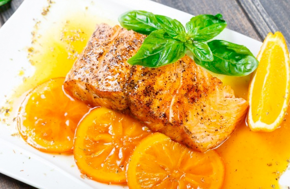 التوت والبرتقال والأسماك تتصدر القائمة  كيف تحمى عضلة القلب بالغذاء؟