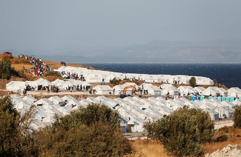 إقامة مخيم جديد للمهاجرين في جزيرة ليسبوس اليونانية بحلول الشتاء المقبل