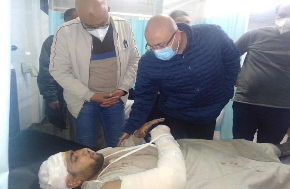 محافظ بني سويف يزور مصابي حادث الصحراوي الشرقي بالمستشفى للاطمئنان على حالتهم الصحية| صور