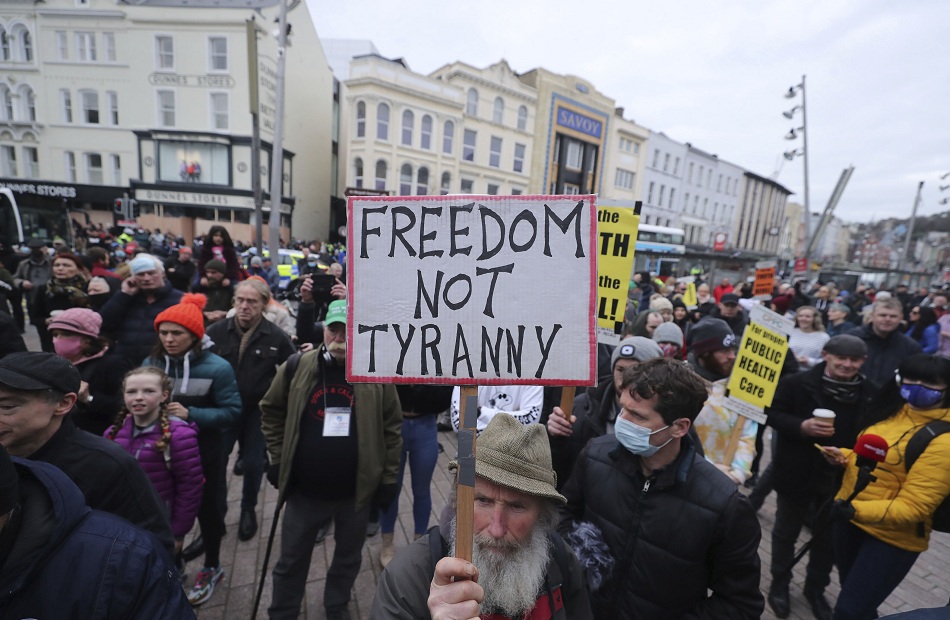 القبض على  أشخاص في أيرلندا على خلفية مظاهرات مناهضة للإغلاق