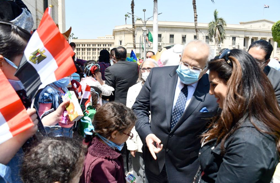 جامعة القاهرة تحتفل بيوم اليتيم بمشاركة  طفل| صور