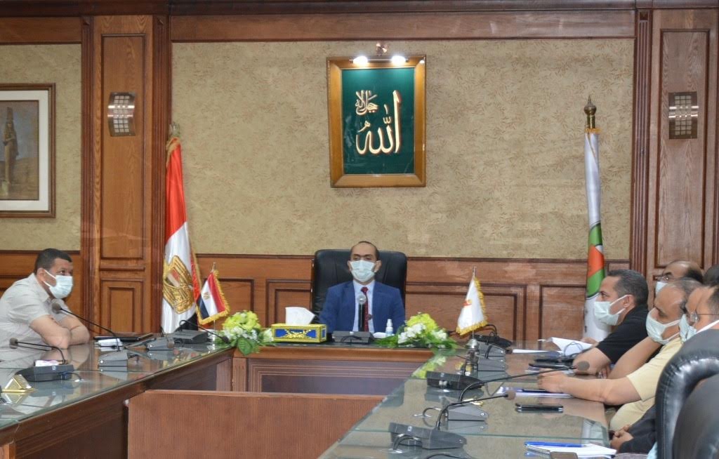 أحمد سامي القاضي نائب محافظ سوهاج خلال ورشة العمل
