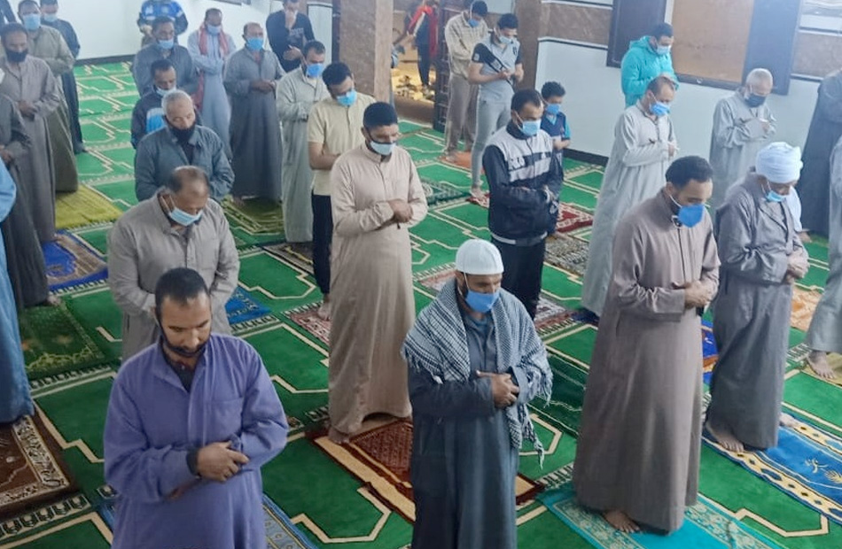 المساجد تستقبل ضيوف الرحمن لصلاة التراويح 