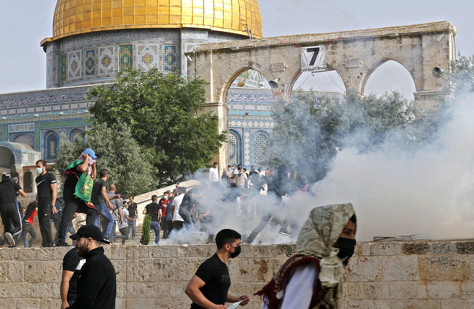 «الصحفيين العرب يدين الهجمات البربرية لقوات الاحتلال الإسرائيلي على المسجد الأقصى