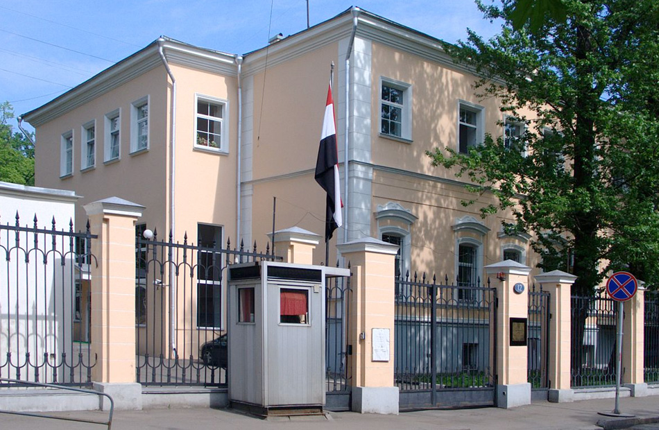 سفارة مصر فى موسكو تنقل تهنئة الرئيس السيسى للجاليات المصرية والمسلمة