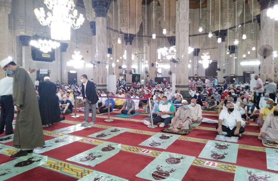 صلاة عيد الفطر بالمساجد الكبرى بالإسكندرية