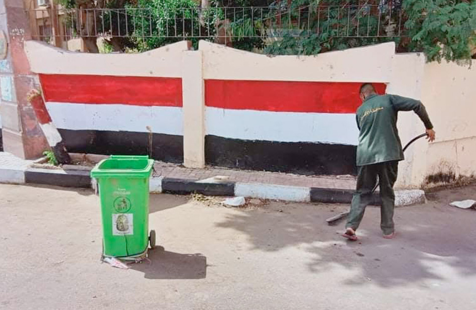 تحرير محاضر عدم ارتداء كمامة ونظافة بمدينة الزينية في الأقصر | صور