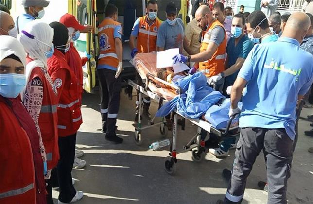 إعلام فلسطيني  شهداء و مصابًا جراء استهداف طائرات الاحتلال مواطنين قرب محطة وقود بغزة