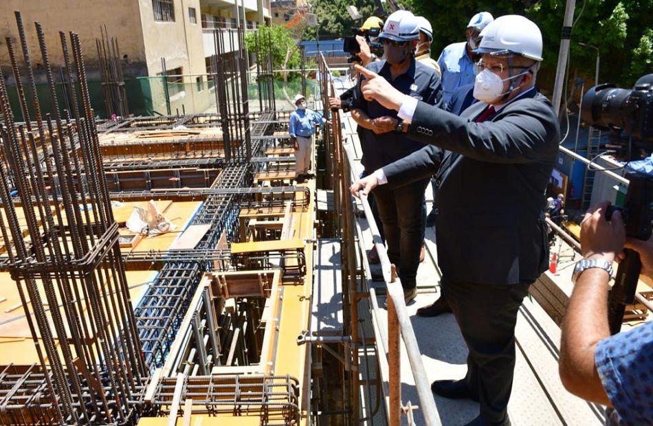 رئيس جامعة القاهرة يتفقد أعمال إنشاء مبنى العيادات الخارجية بمستشفى أبو الريش الياباني تمهيدا لافتتاحه