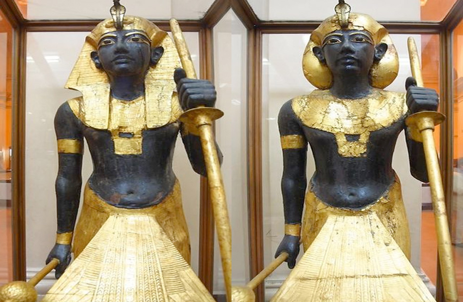 أحد كنوز الملك «توت عنخ آمون تعرف على تماثيل «كا المكتشفة بمقبرة الملك الذهبي 